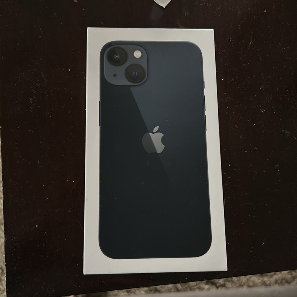 Apple iPhone 13. Midnight. 128GB unlocked
